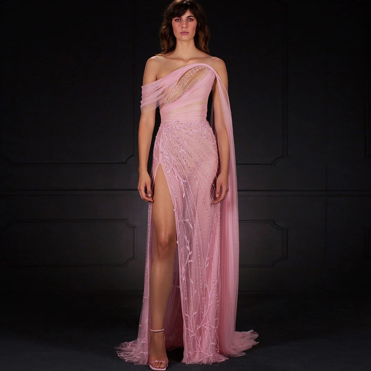 Sharon Said – robe de soirée Chic rose Blush, épaules dénudées, manches Cape fluide, fente haute, lo