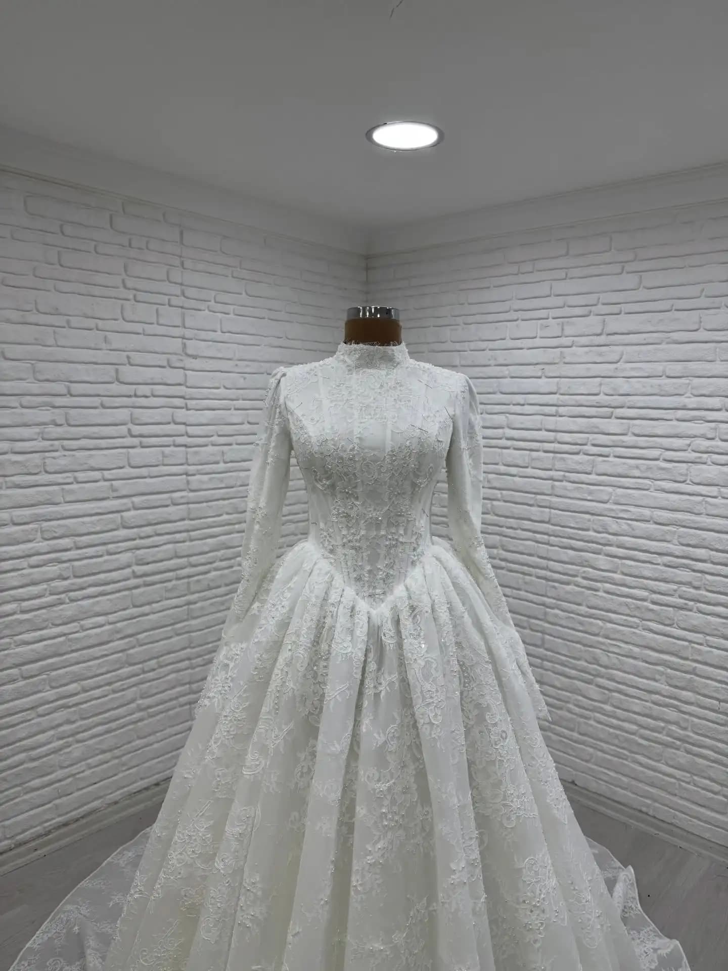 Robe de mariée musulmane de style Dubaï, robe de mariée luxueuse et modeste, col haut, dentelle, man