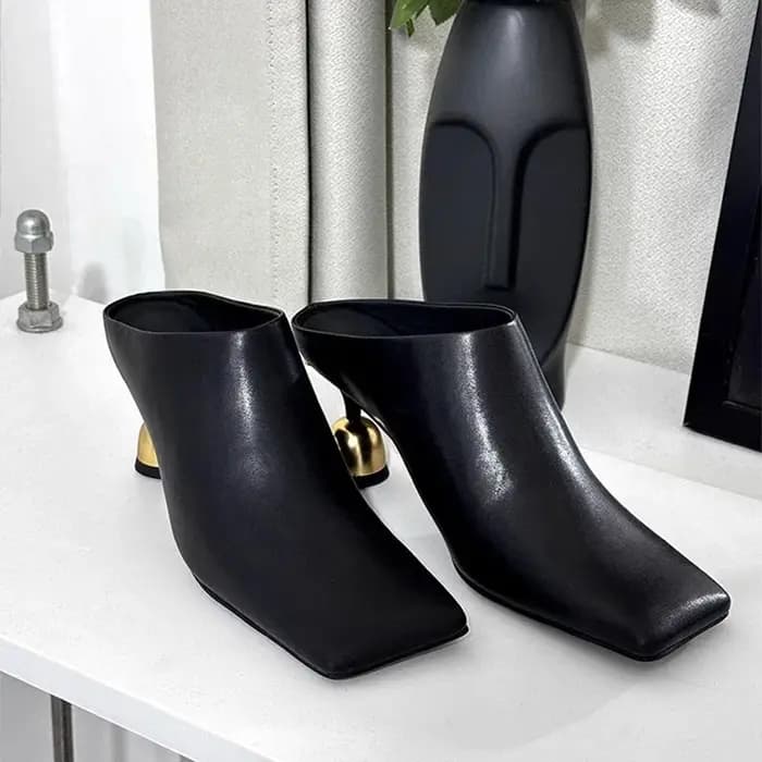Nouvelles pantoufles pour femmes en peau de mouton blanche