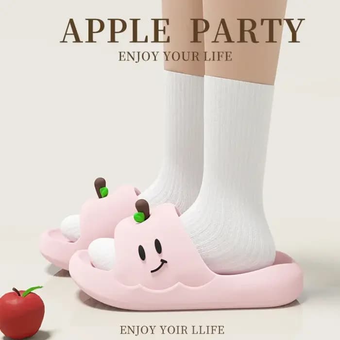 Mignonnes pantoufles en EVA à semelle épaisse motif pomme de dessin animé pour femmes