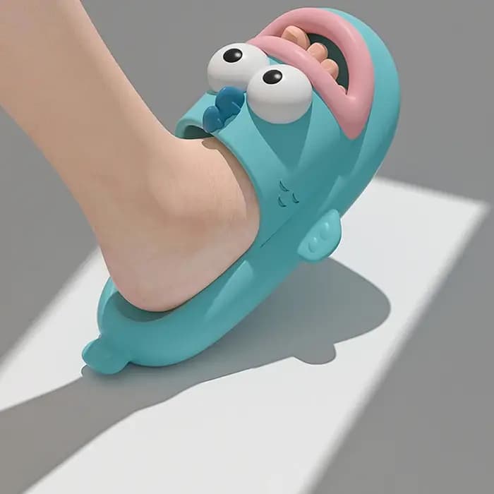 Nuage pantoufle femmes mignon poisson clown sandales été tongs plage diapositives hommes mâle décontracté maison