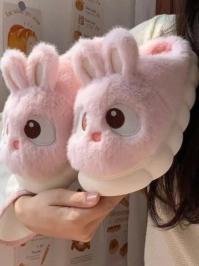 Nouvelles pantoufles lapin mignonnes de style dessin animé 2026 pour femmes