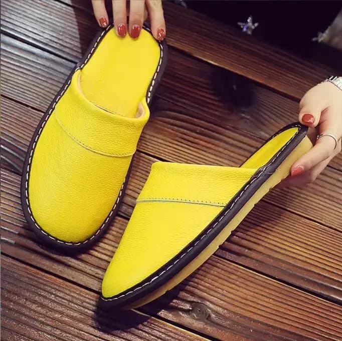 Pantoufles en cuir pour hommes et femmes