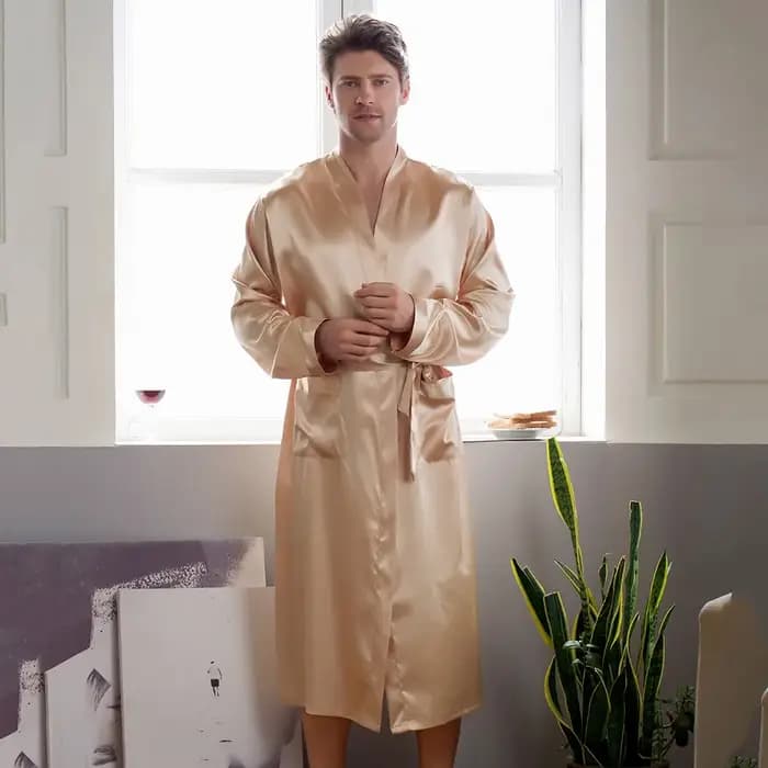 Peignoir kimono en satin bleu marine avec ceinture pour homme
