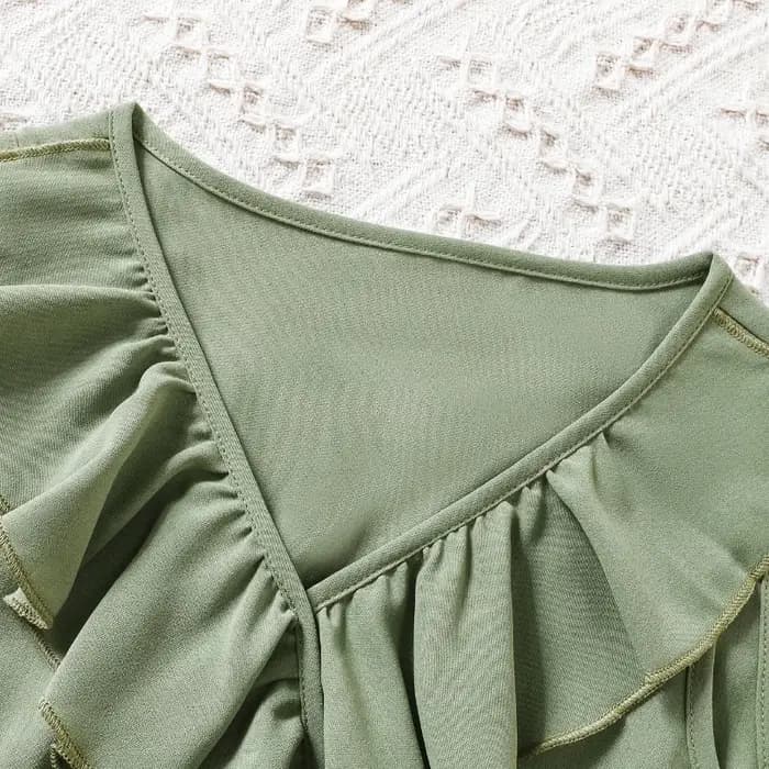 Robe vert frais pour filles - col en V à volants et ceinture