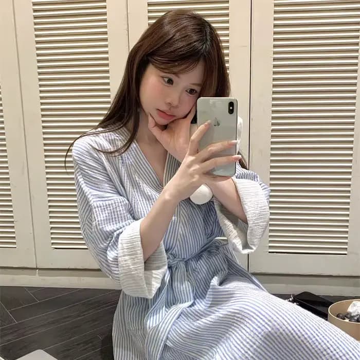 Chemise de nuit rayée bleue