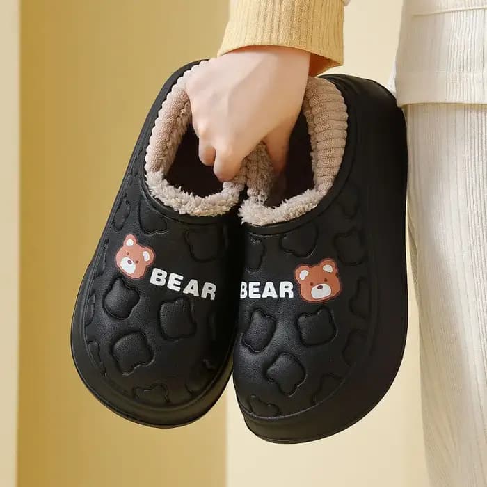 Pantoufles en coton imperméables ours mignon pour femmes