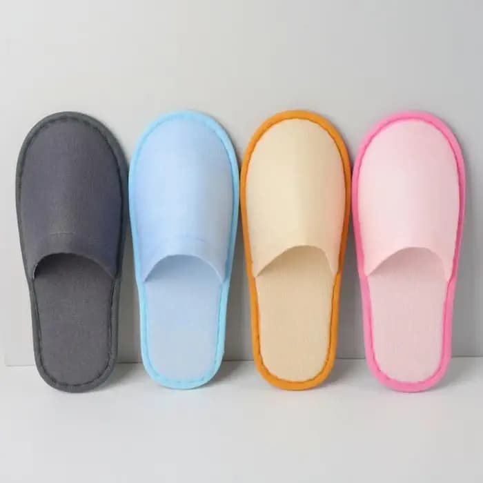 3 paires de pantoufles jetables