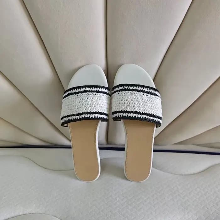 2026 Chaussons d'été pour femmes de haute qualité, tricotés à la main, à semelle plate, style frança