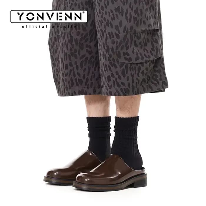 Nouvelles mules en cuir marron pour hommes