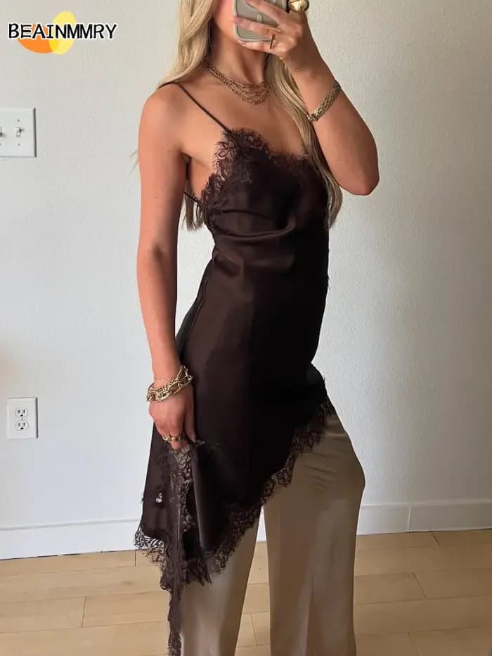 Mini robe Camisole asymétrique en dentelle pour femmes