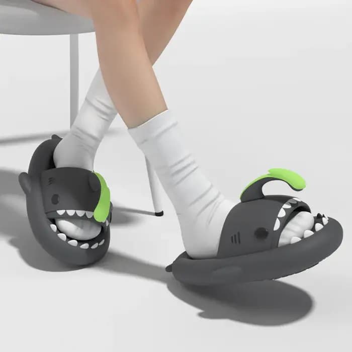 2025 mignon Panda bricolage requin pantoufles femmes hommes été plate-forme chaussures nuit brillant lanterne