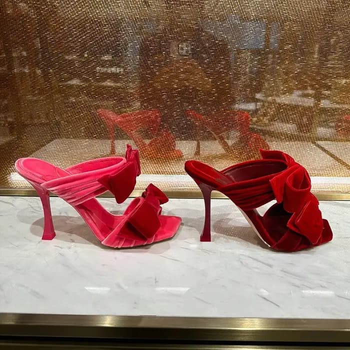 Mules en velours rose avec nœud
