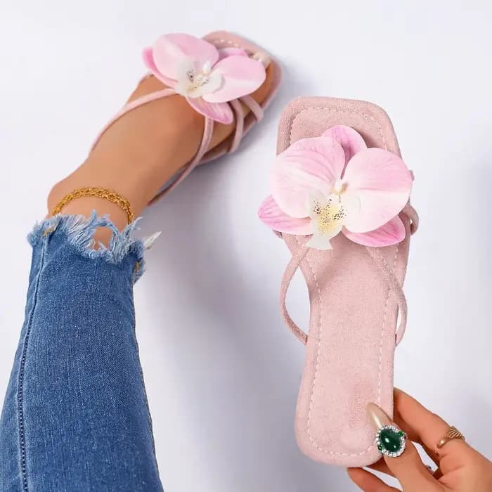 Nouvelles pantoufles à enfiler pour femmes
