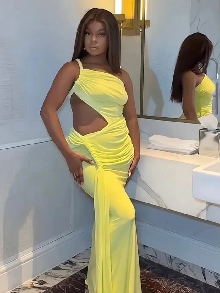 Robe dos nu asymétrique à une épaule pour femme