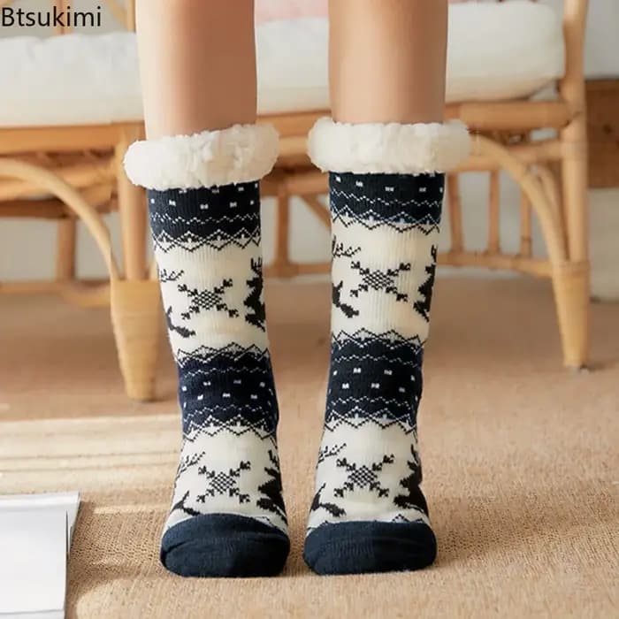 Cadeau de noël pantoufles chaussettes femmes hiver peluche doux flou sol femme moelleux concepteur Silicone anti-dérapant poignée chaussette cerf wapiti
