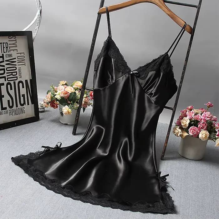 Offre spéciale femmes Sexy Satin chemise de nuit dentelle vêtements
