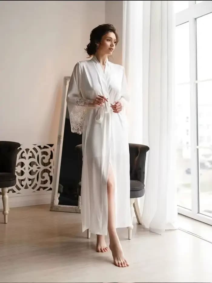 Ensemble de Nuisette et Peignoir en Soie Luxueux pour Femme