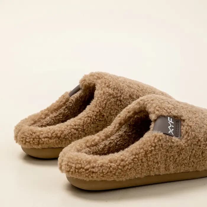 Pantoufles en fourrure confortables pour femmes