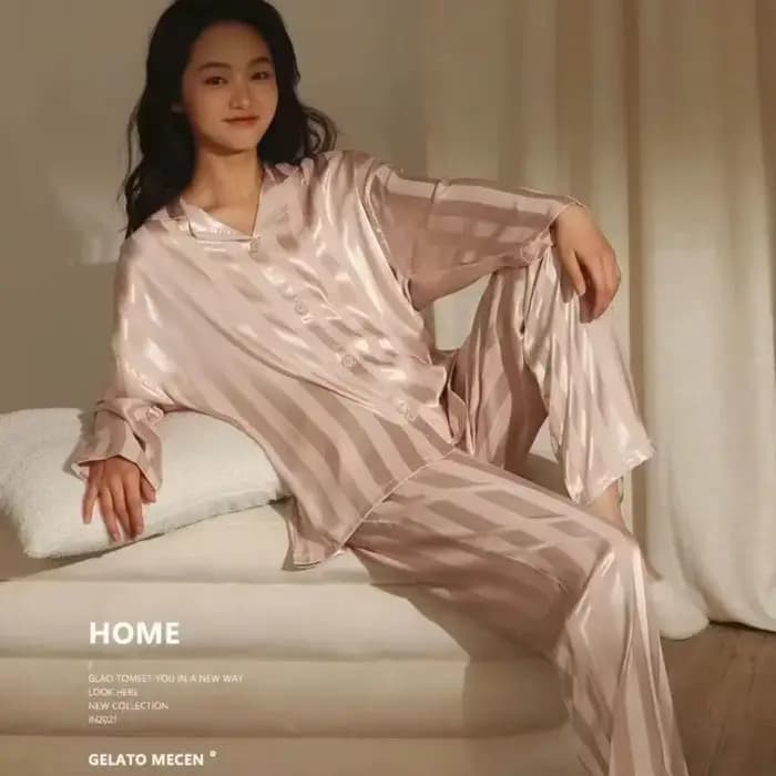 Ensemble de pyjama rayé pour femme
