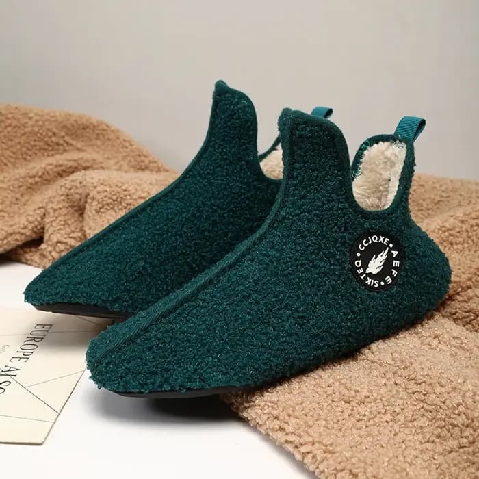 Nouveaux hommes pantoufles d'hiver de haute qualité léger chaussures de conception mode femmes en peluche pantoufle chaude sans lacet chaussure décontractée pour les Couples