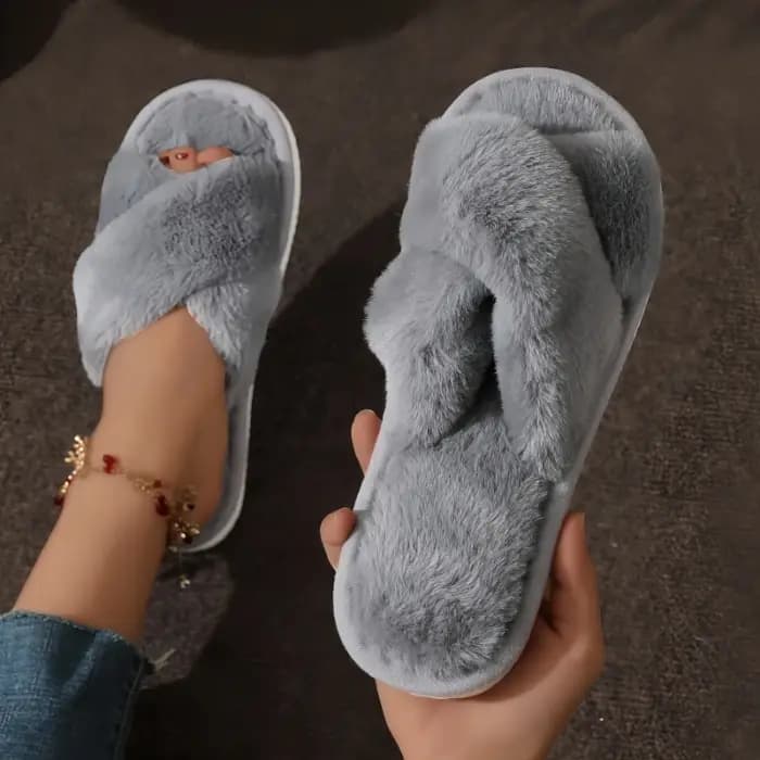Pantoufles en peluche croisées moelleuses pour femmes