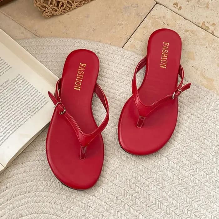 Nouvelles tongs rouges antidérapantes à semelle plate pour femmes