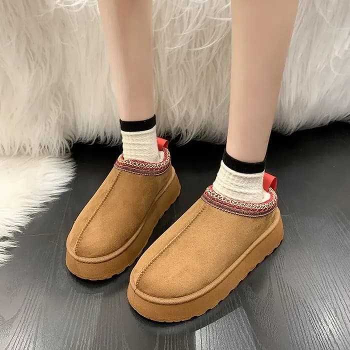 Feslishoet hiver femme pantoufles intérieur en peluche semelle antidérapante fond épais broder mode