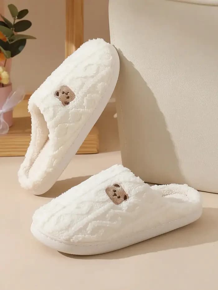 Pantoufles chaudes en coton pour hommes et femmes avec semelle antidérapante pour un usage intérieur