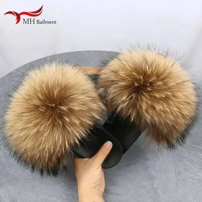 Pantoufles en vraie fourrure de raton laveur pour femmes