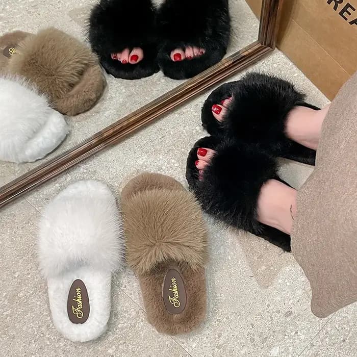 Pantoufles en fourrure pour femmes