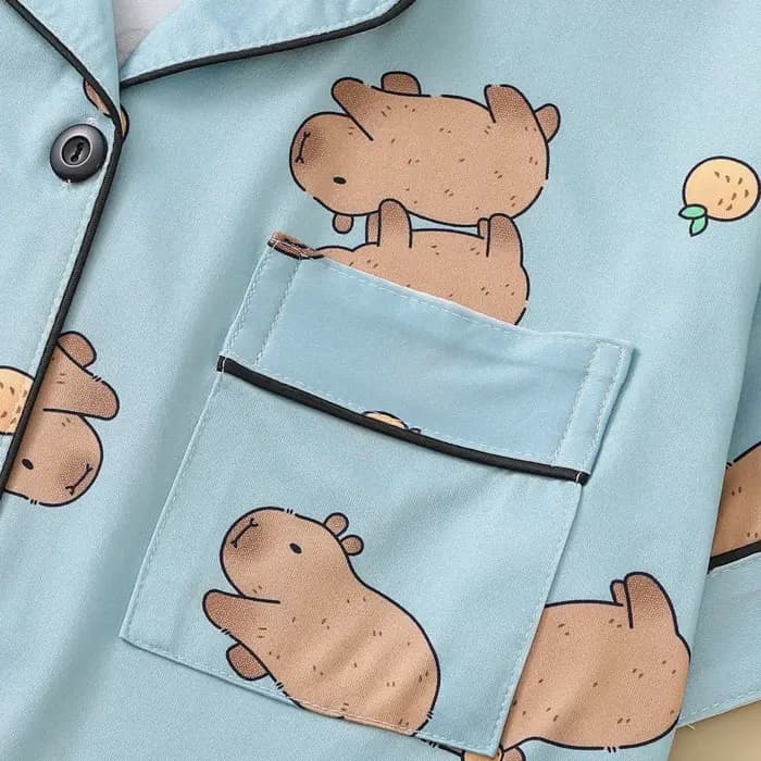 Pyjama sur le thème du Capybara bleu avec revers imprimé Animal