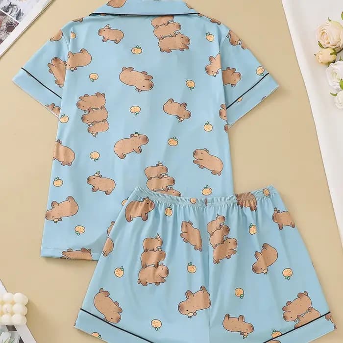Pyjama sur le thème du Capybara bleu avec revers imprimé Animal