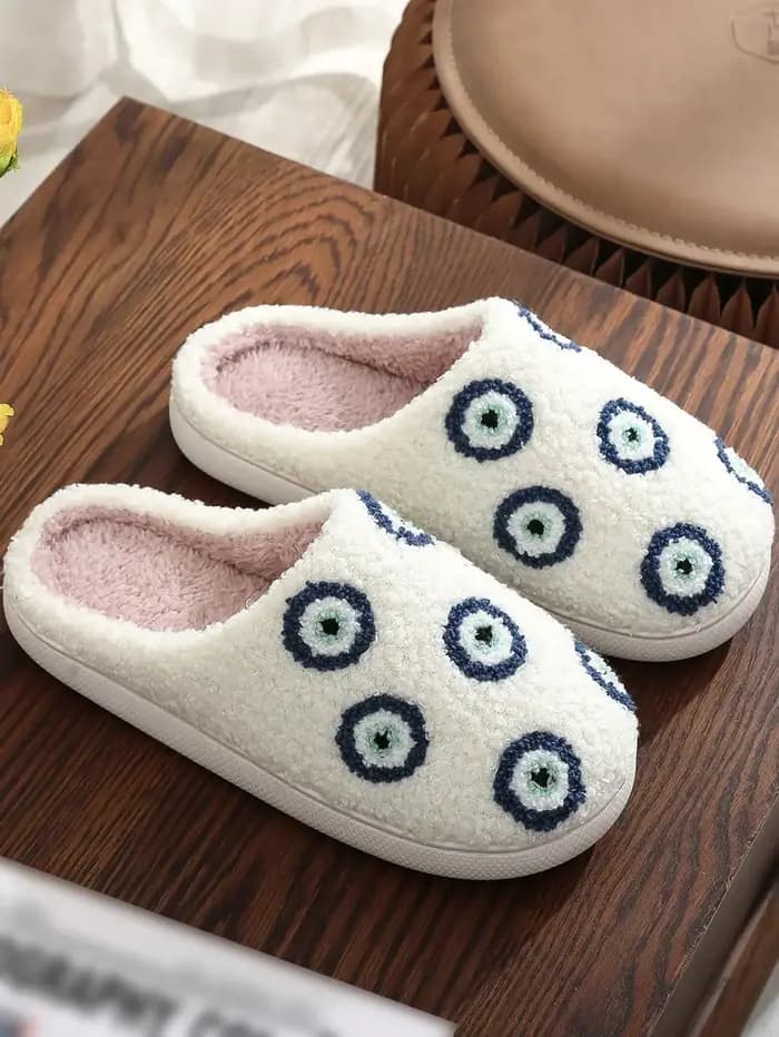 Nouvelles pantoufles de couple 2026 à petits yeux bleus de dessin animé