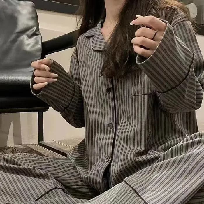 Pyjama pour femmes au printemps et en automne