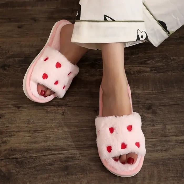 Pantoufles d'hiver en forme de cœur pour femmes et hommes