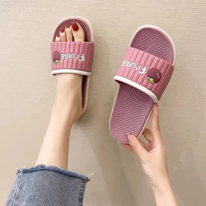 Pantoufle plate femme été nouveau 2025 maison intérieure confortable sandales mignonnes avec Promotion chaud