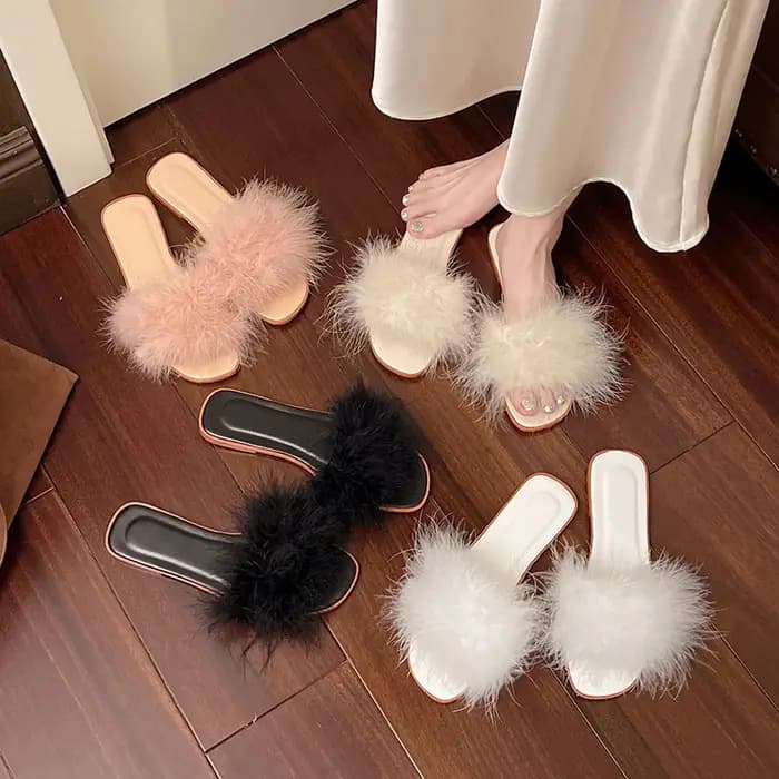 Pantoufles en fourrure à fond plat pour femmes