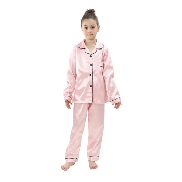 Adolescent vêtements de détente enfants maison