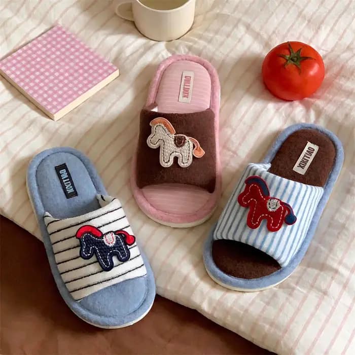 Pantoufles d'intérieur en fourrure pour femmes et hommes