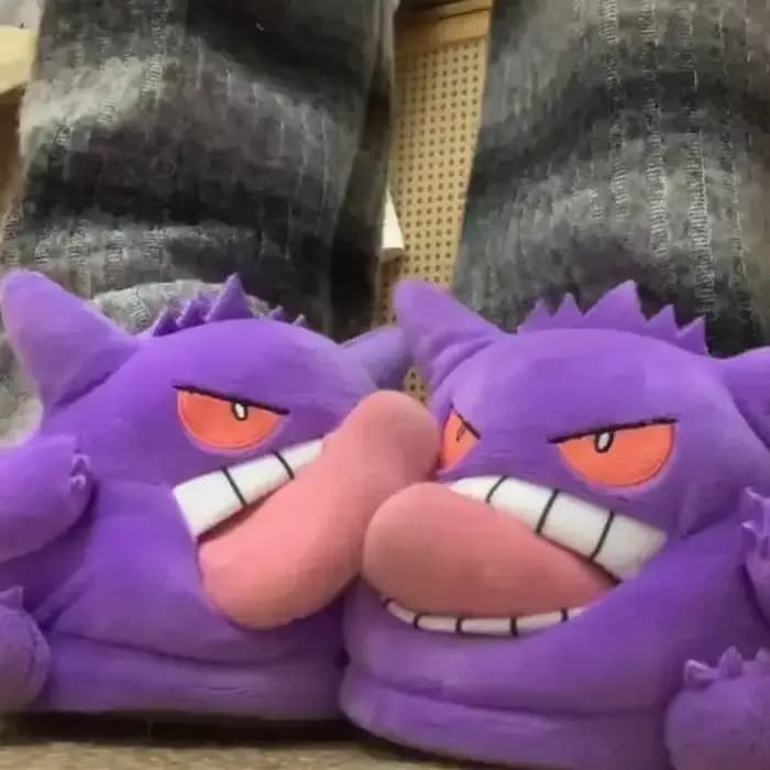 Nouvelles pantoufles en peluche Gengar