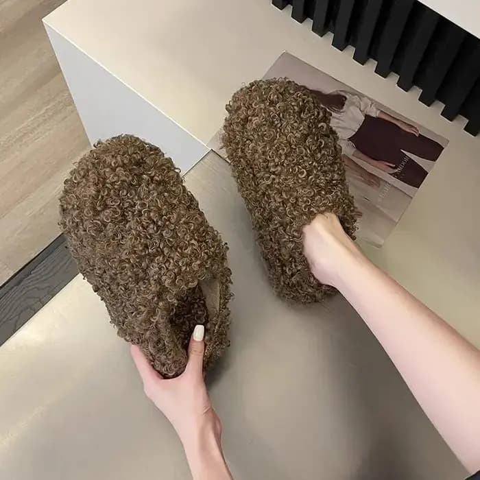 Pantoufles de maison en fourrure pour femmes