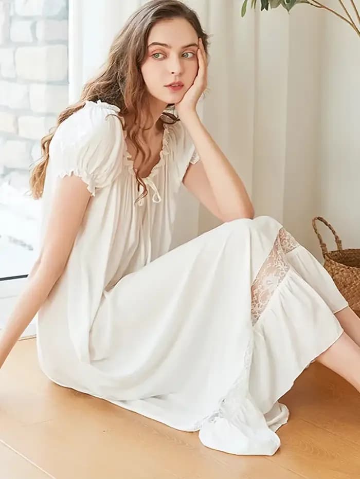 Chemise de nuit blanche à volants en coton pour femmes