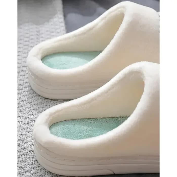 Pantoufle en peluche pour femmes
