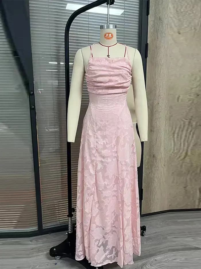 Robe longue à bretelles licou pour femmes