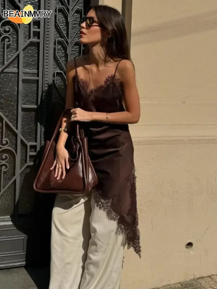 Mini robe Camisole asymétrique en dentelle pour femmes