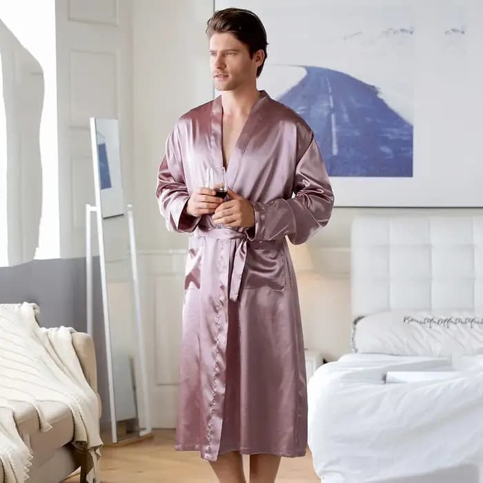 Peignoir kimono en satin bleu marine avec ceinture pour homme