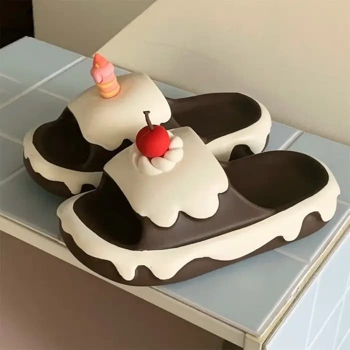 Pantoufles créatives et confortables en forme de gâteau à la crème, semelles épaisses, en EVA souple