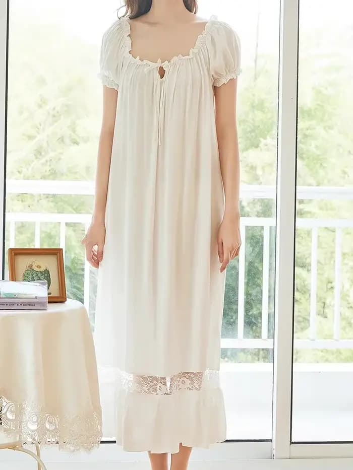 Chemise de nuit blanche à volants en coton pour femmes