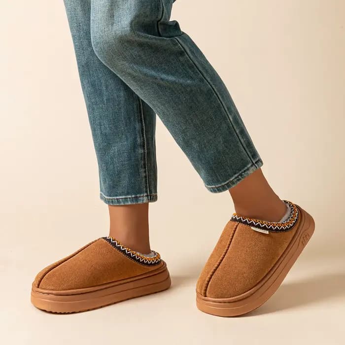 Hiver anti-dérapant femmes doux pantoufle bottes mode Couples extérieur décontracté intérieur flou chaud confort hommes en peluche Houseshoes filles